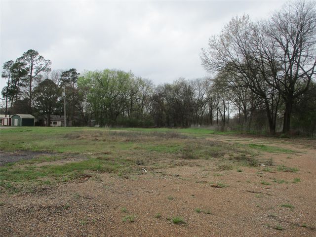 609 N Texas Street, Emory, TX 75440