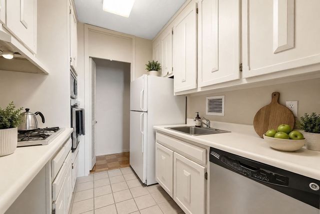 65 E India Row 15C, Boston, MA 02110