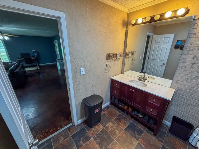 180 S Rex Avenue, Slocomb, AL 36375