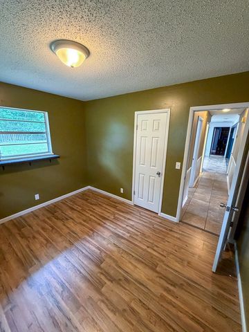 180 S Rex Avenue, Slocomb, AL 36375