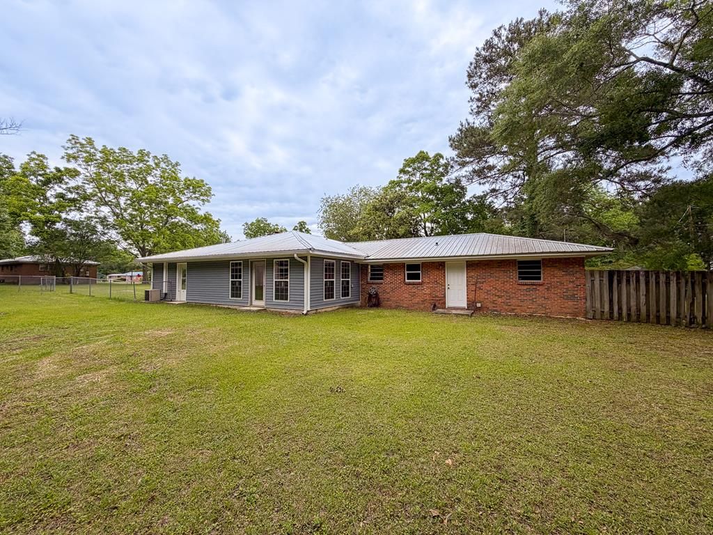 180 S Rex Avenue, Slocomb, AL 36375