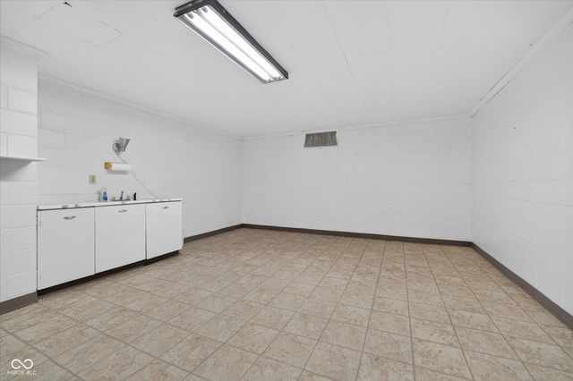 1112 W Wabash Avenue, Crawfordsville, IN 47933