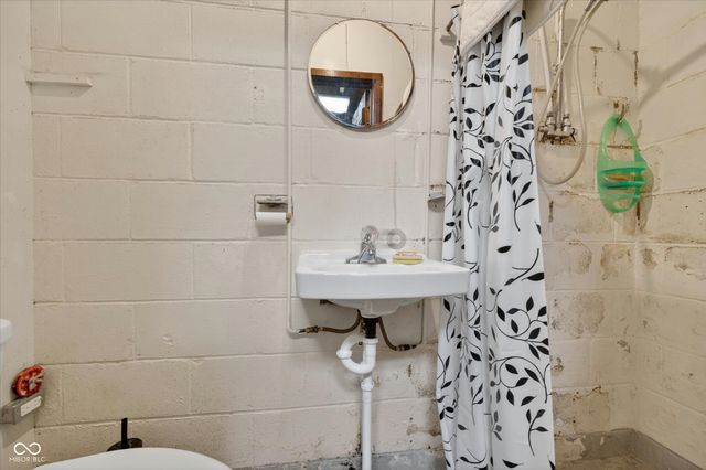 1112 W Wabash Avenue, Crawfordsville, IN 47933