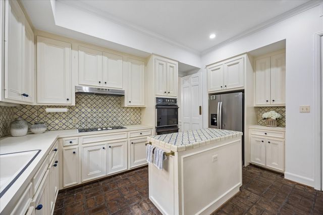 1422 Nantucket Drive C, Houston, TX 77057