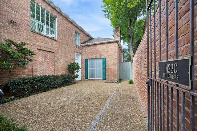 1422 Nantucket Drive C, Houston, TX 77057