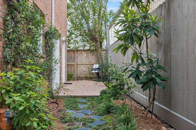 1422 Nantucket Drive C, Houston, TX 77057