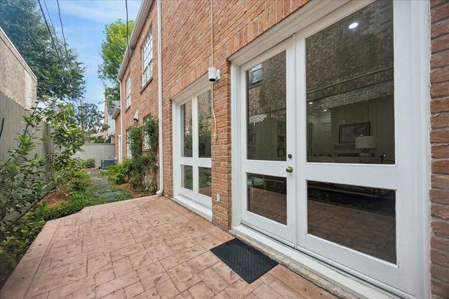 1422 Nantucket Drive C, Houston, TX 77057