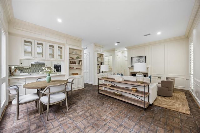 1422 Nantucket Drive C, Houston, TX 77057