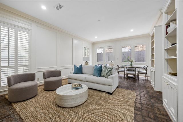 1422 Nantucket Drive C, Houston, TX 77057
