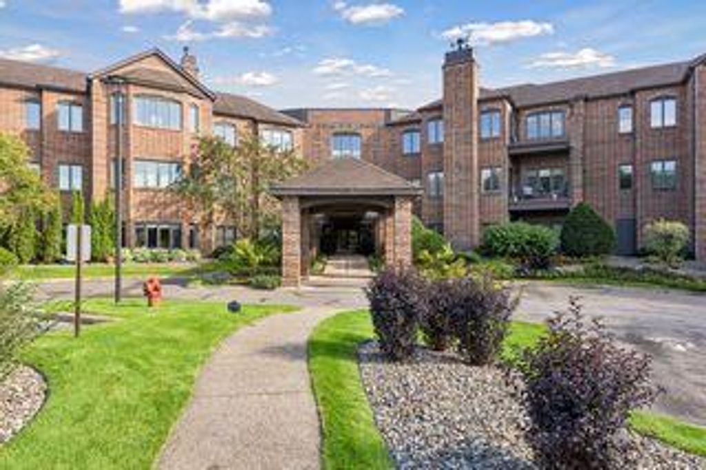 3531 Oakton Drive 2004, Hopkins, MN 55305 — exterior