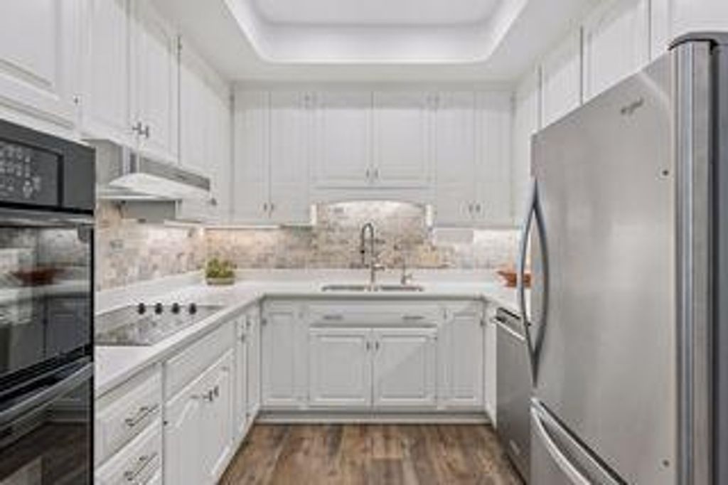 3531 Oakton Drive 2004, Hopkins, MN 55305 — photo 4