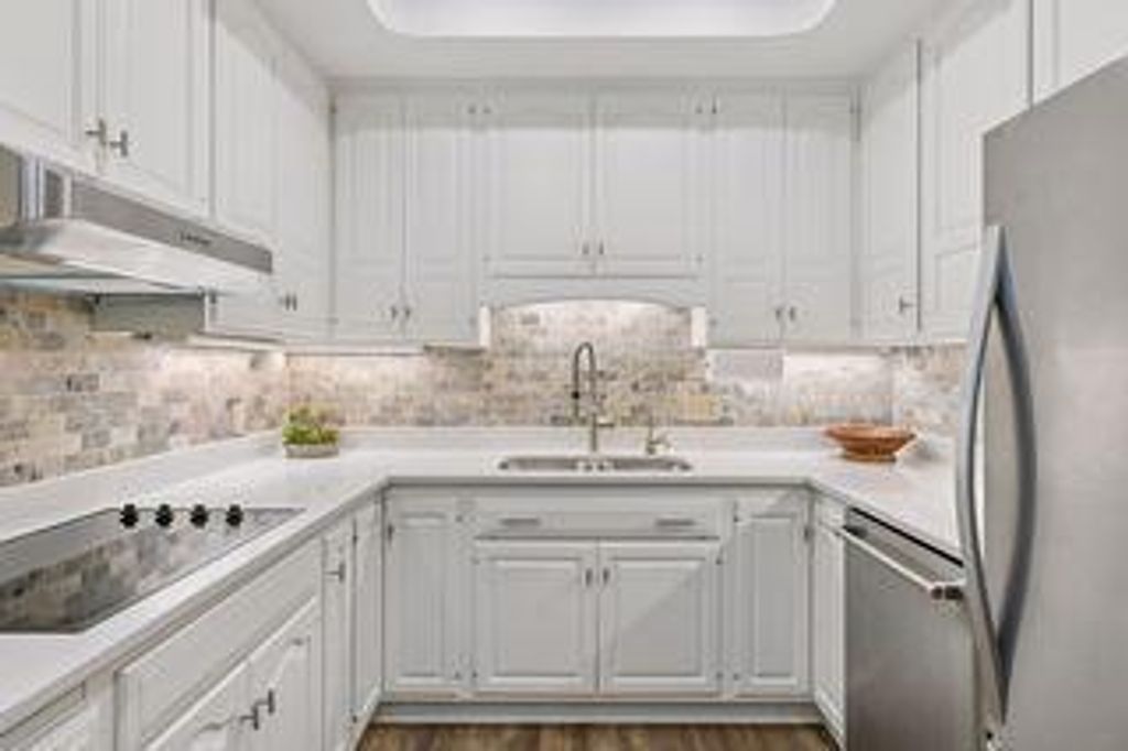 3531 Oakton Drive 2004, Hopkins, MN 55305 — photo 5