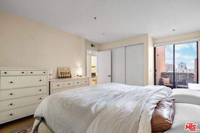 625 S Berendo Street 609, Los Angeles, CA 90005