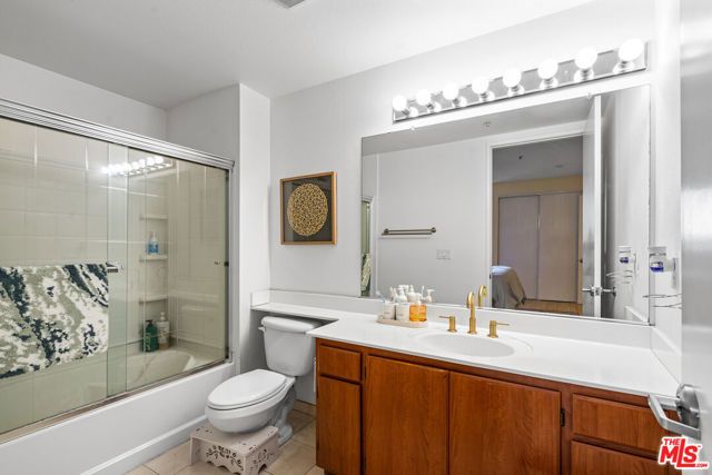 625 S Berendo Street 609, Los Angeles, CA 90005