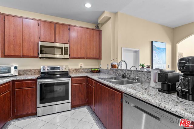 625 S Berendo Street 609, Los Angeles, CA 90005