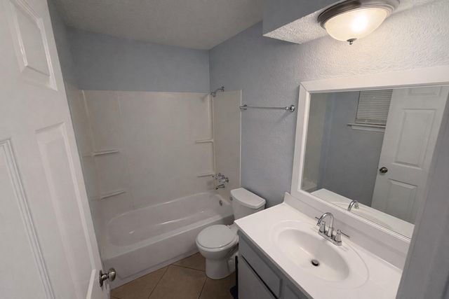 800 N San Jacinto 102, Conroe, TX 77301