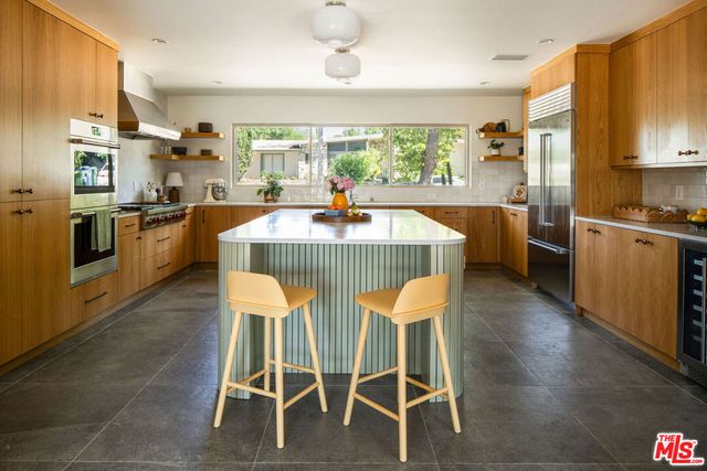 23811 Berdon Street, Woodland Hills, CA 91367