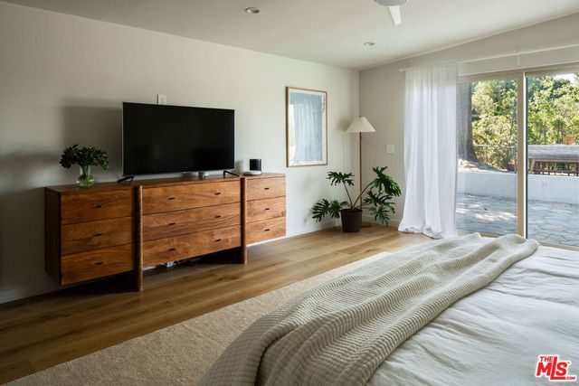 23811 Berdon Street, Woodland Hills, CA 91367