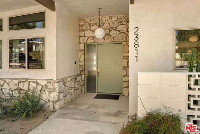 23811 Berdon Street, Woodland Hills, CA 91367