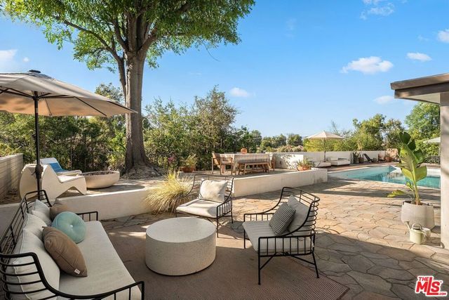 23811 Berdon Street, Woodland Hills, CA 91367