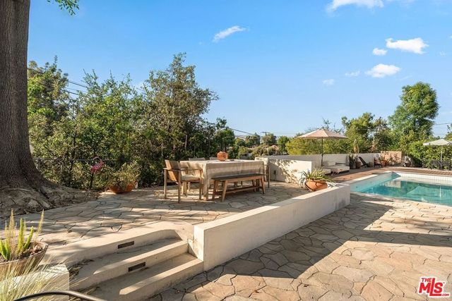 23811 Berdon Street, Woodland Hills, CA 91367