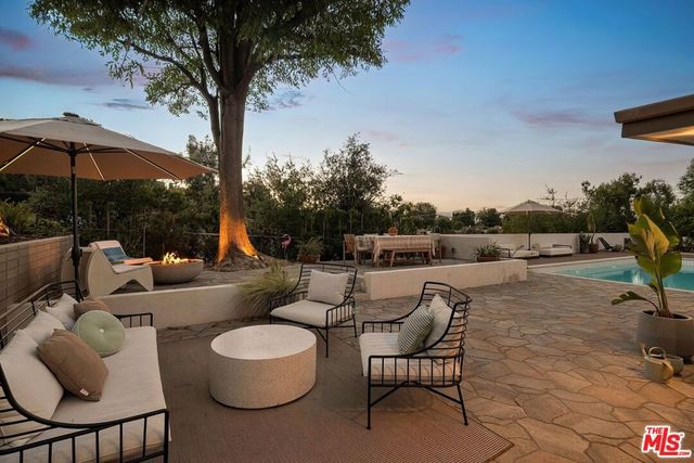 23811 Berdon Street, Woodland Hills, CA 91367