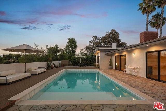 23811 Berdon Street, Woodland Hills, CA 91367