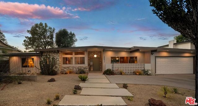 23811 Berdon Street, Woodland Hills, CA 91367