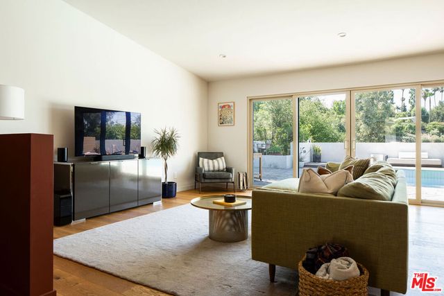 23811 Berdon Street, Woodland Hills, CA 91367