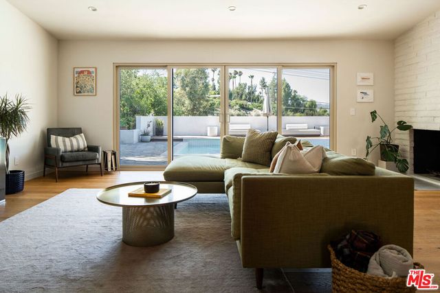 23811 Berdon Street, Woodland Hills, CA 91367