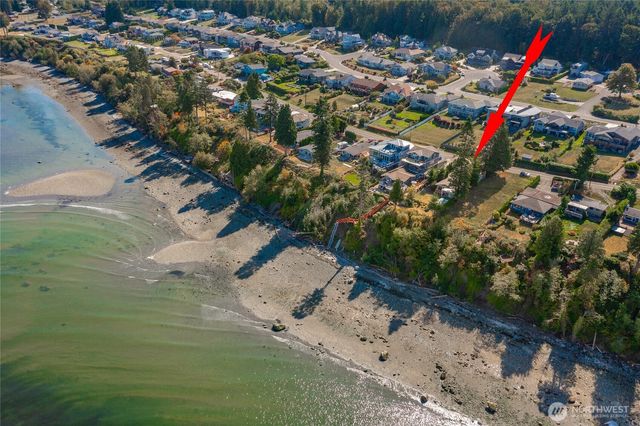 6887 Holeman Avenue, Blaine, WA 98230