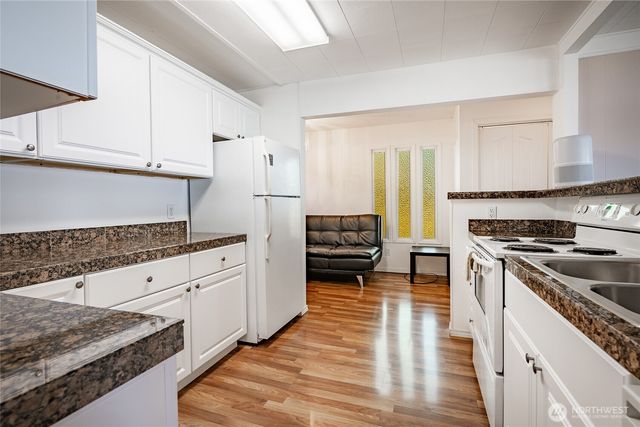 6887 Holeman Avenue, Blaine, WA 98230