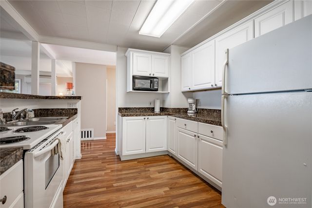 6887 Holeman Avenue, Blaine, WA 98230