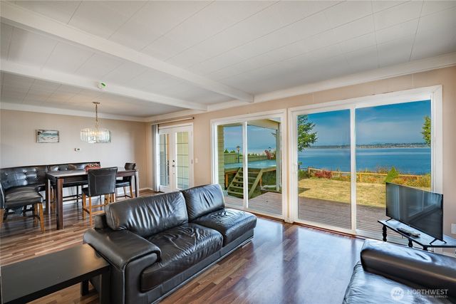 6887 Holeman Avenue, Blaine, WA 98230