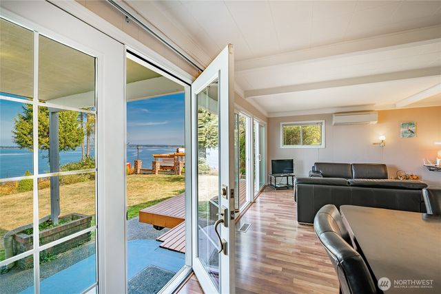 6887 Holeman Avenue, Blaine, WA 98230