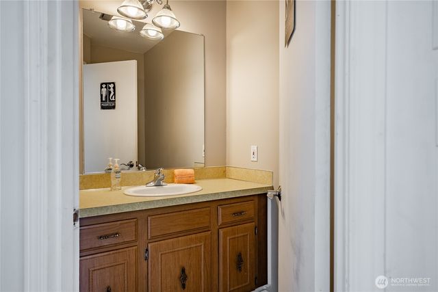 6887 Holeman Avenue, Blaine, WA 98230