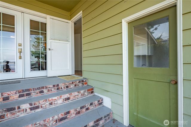 6887 Holeman Avenue, Blaine, WA 98230