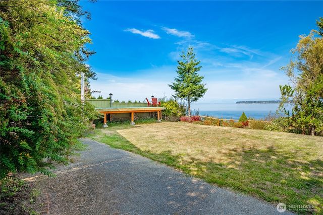 6887 Holeman Avenue, Blaine, WA 98230