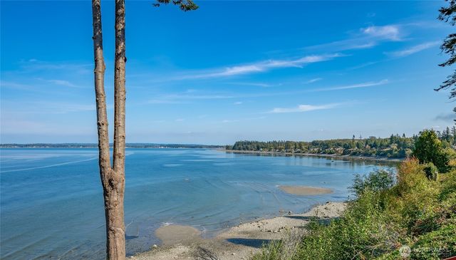 6887 Holeman Avenue, Blaine, WA 98230