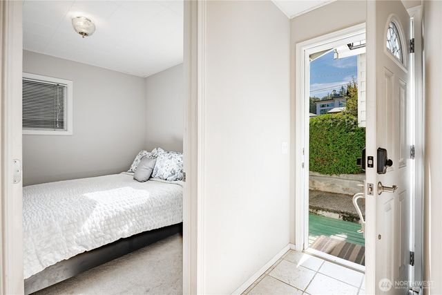 6887 Holeman Avenue, Blaine, WA 98230