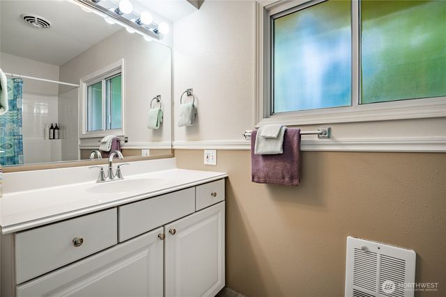 6887 Holeman Avenue, Blaine, WA 98230