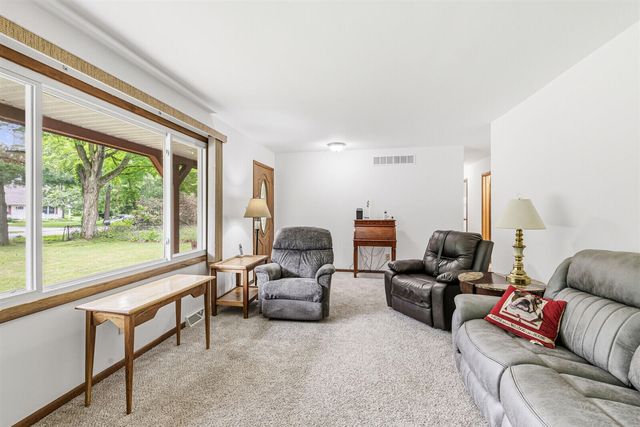 68850 3rd Street, Edwardsburg, MI 49112