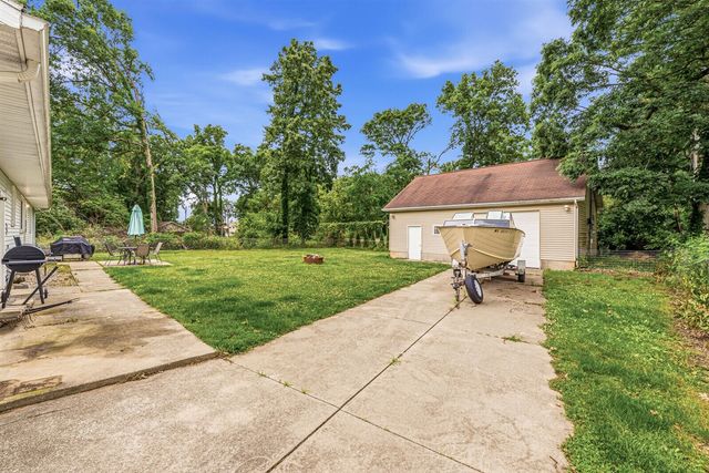 68850 3rd Street, Edwardsburg, MI 49112