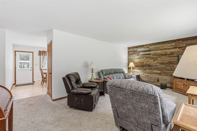 68850 3rd Street, Edwardsburg, MI 49112