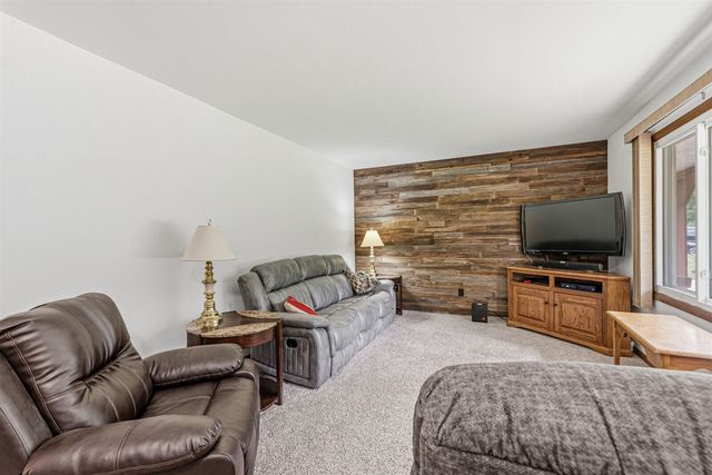 68850 3rd Street, Edwardsburg, MI 49112