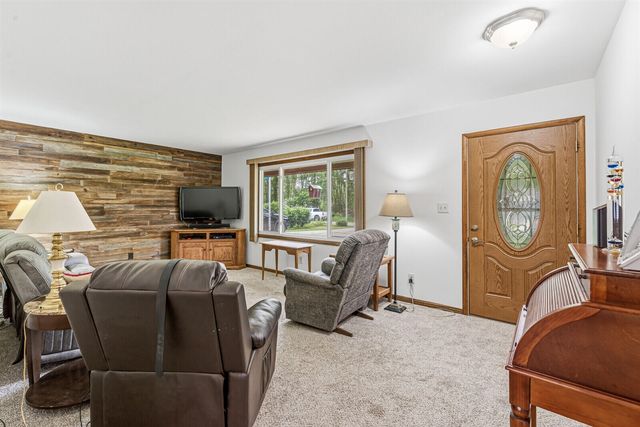 68850 3rd Street, Edwardsburg, MI 49112