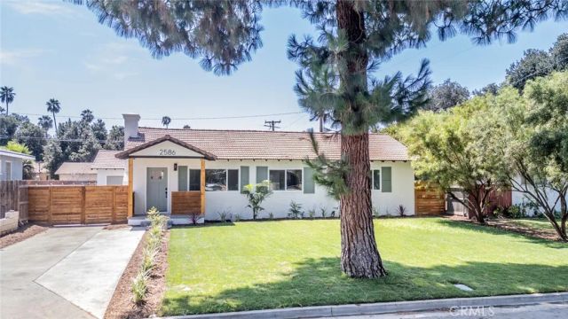 2586 Prospect Avenue, Riverside, CA 92507