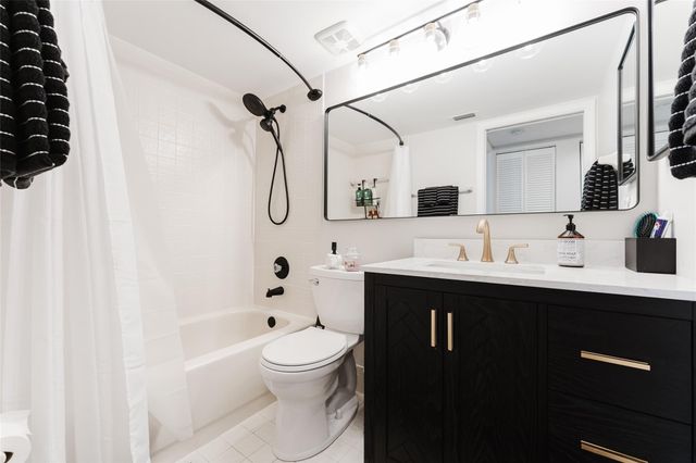 1005 Republic 1005, Deerfield Beach, FL 33442