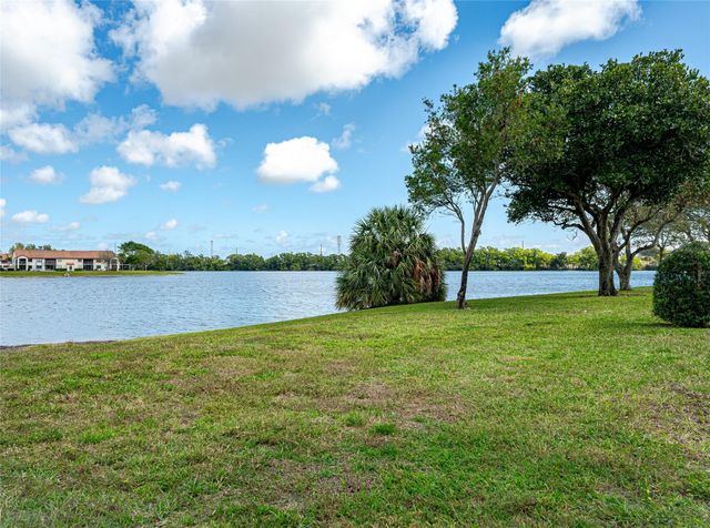 1005 Republic 1005, Deerfield Beach, FL 33442