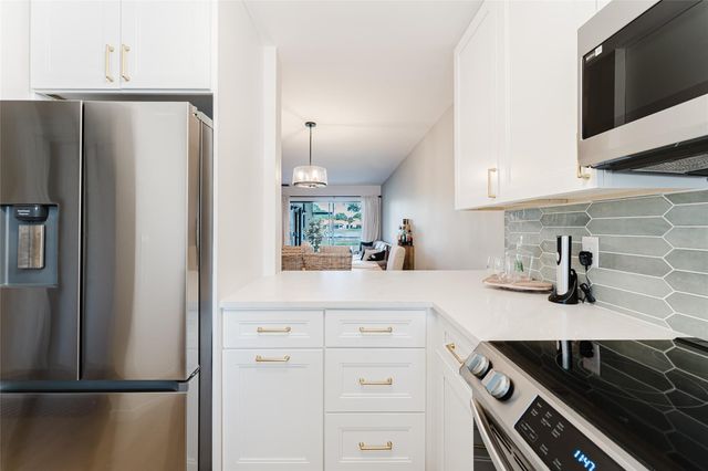 1005 Republic 1005, Deerfield Beach, FL 33442